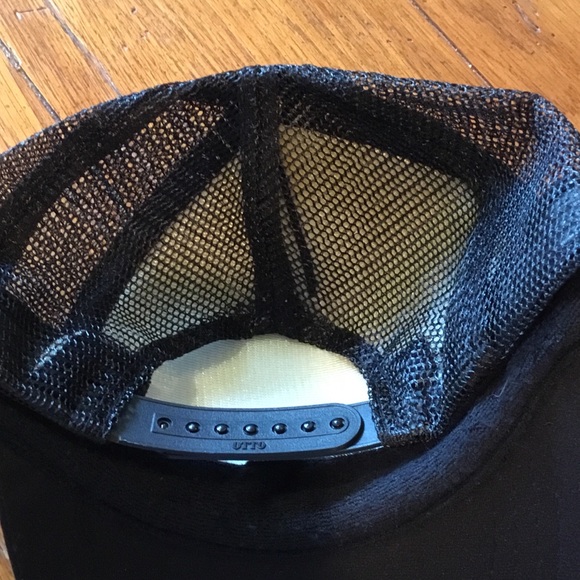 NEW Otto Collection Unisex Black Mesh White Headphones Trucker Hat Youth - Picture 5 of 7